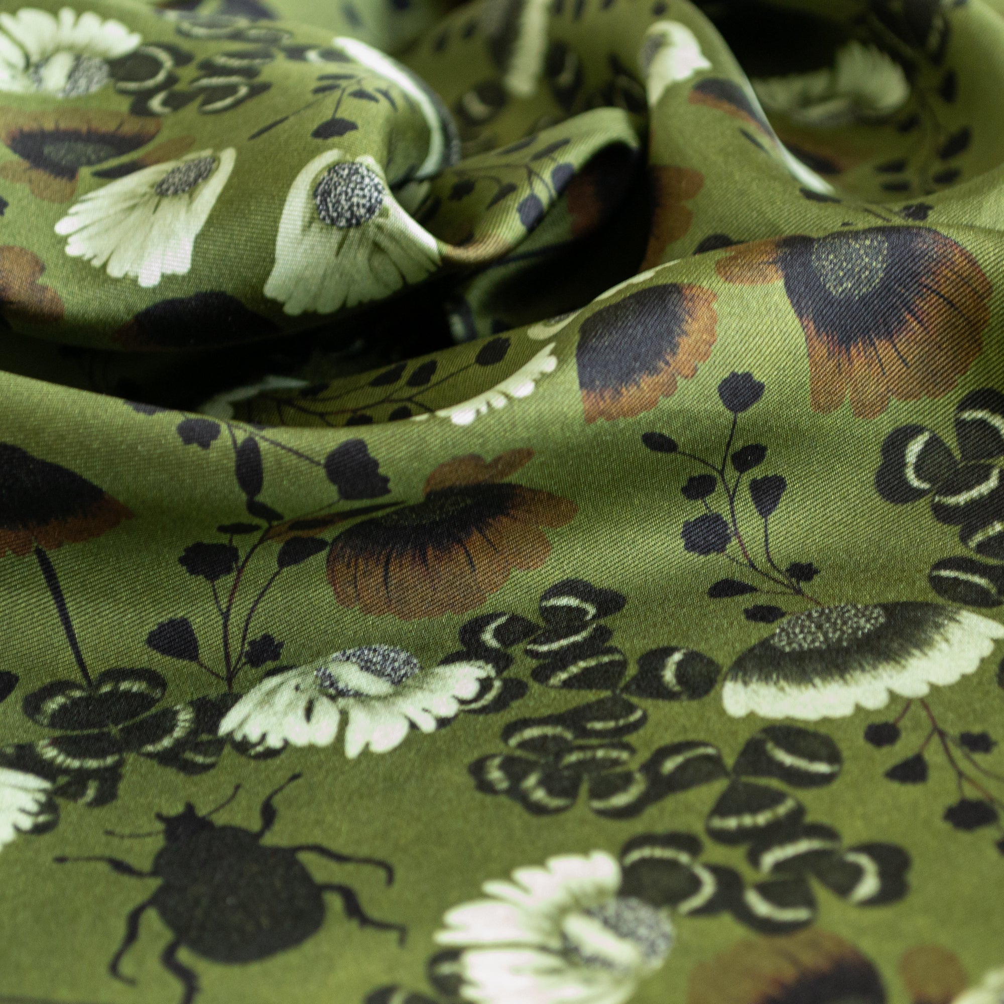 Beetle Garden | 65X65CM