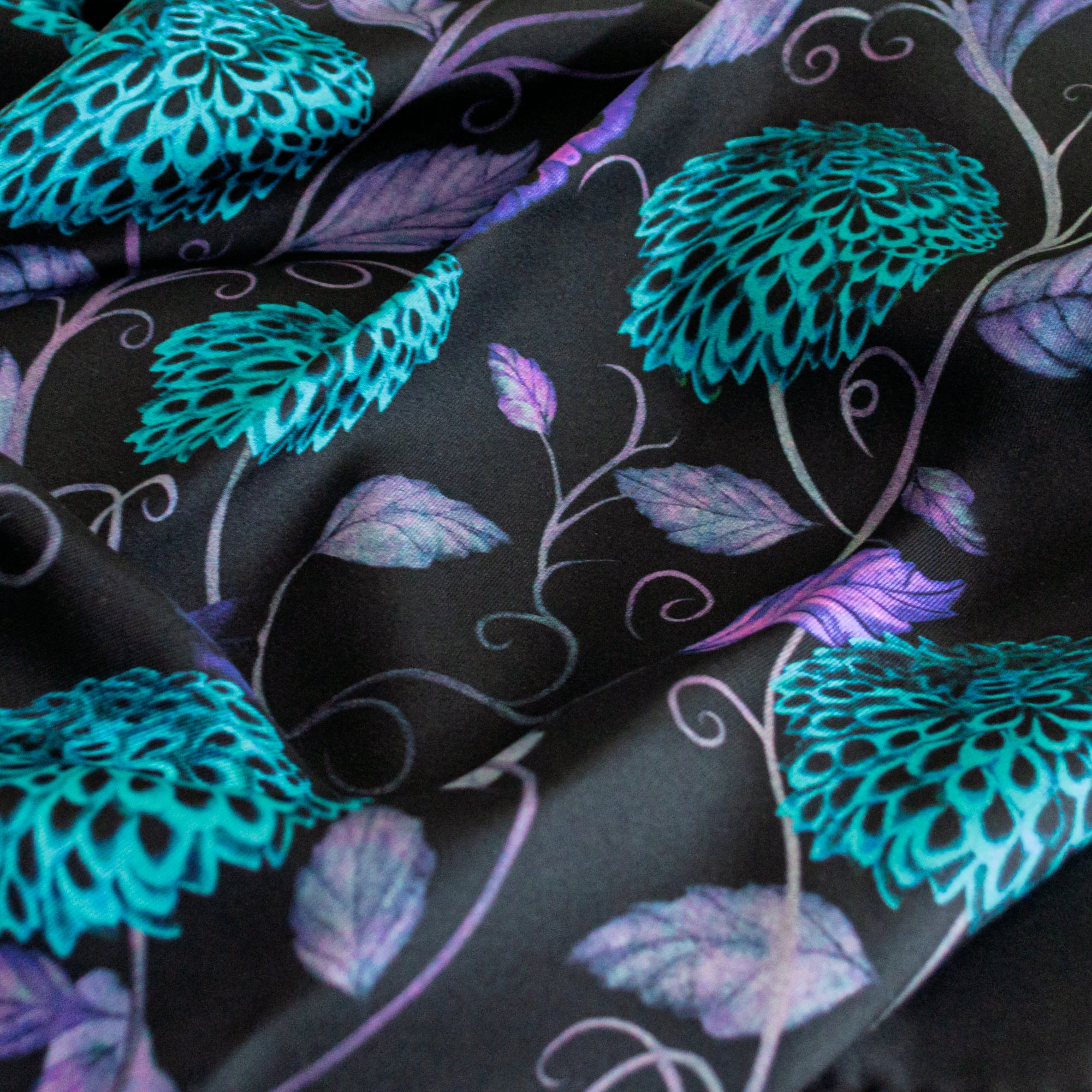 Midnight Dahlia | 65X65CM